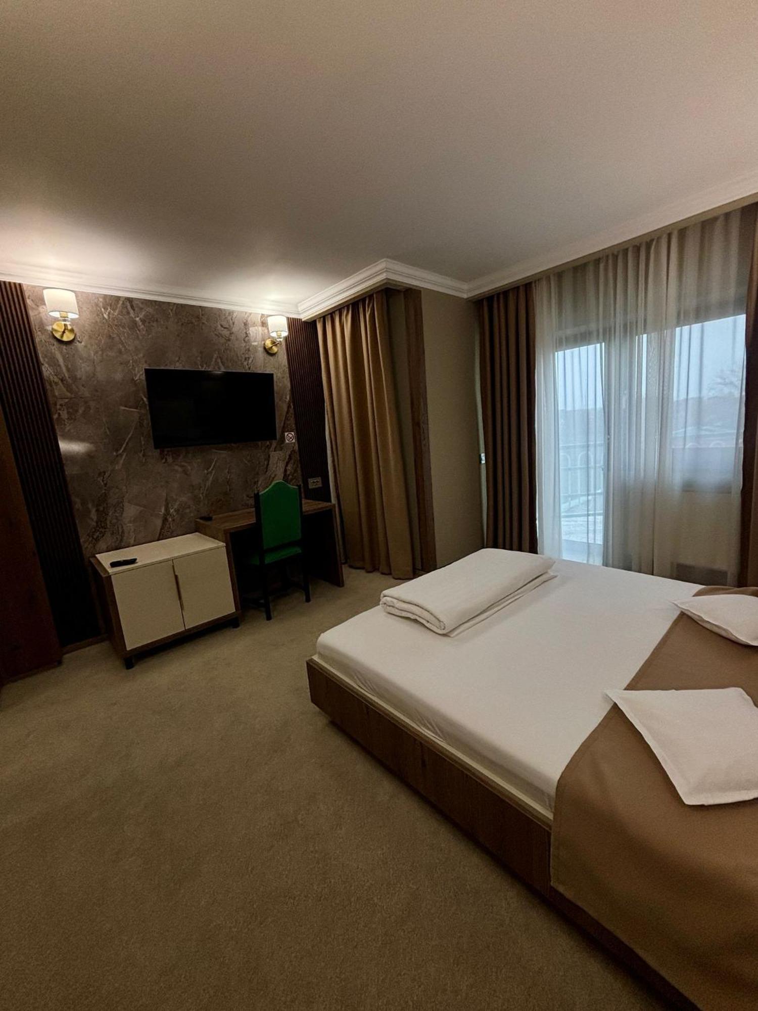 Hotel President Arad Exterior photo