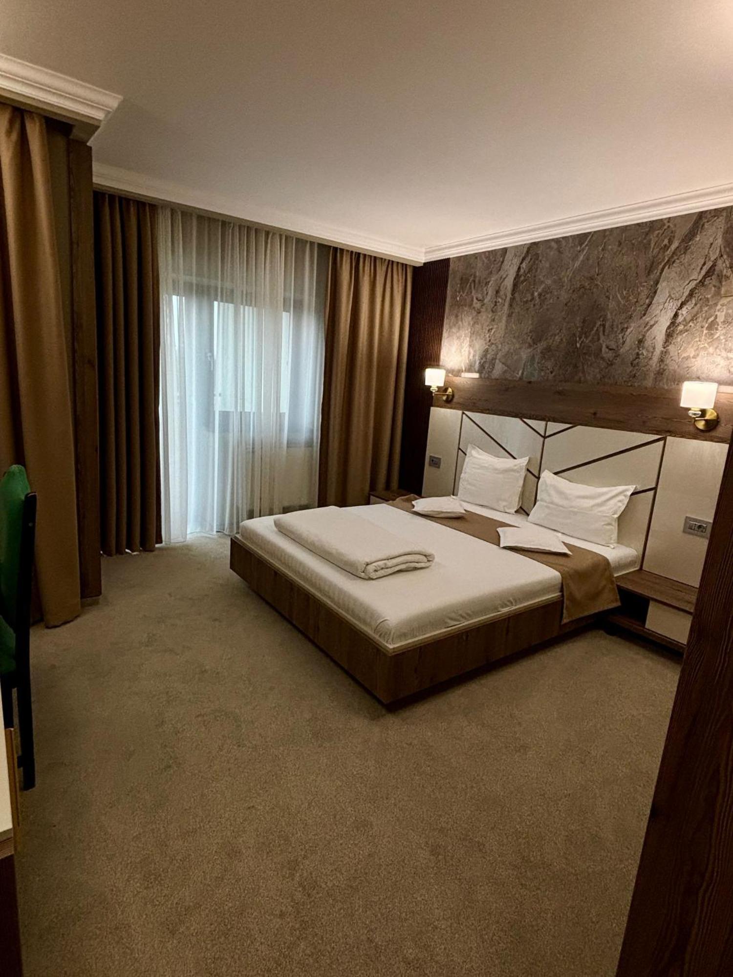 Hotel President Arad Exterior photo