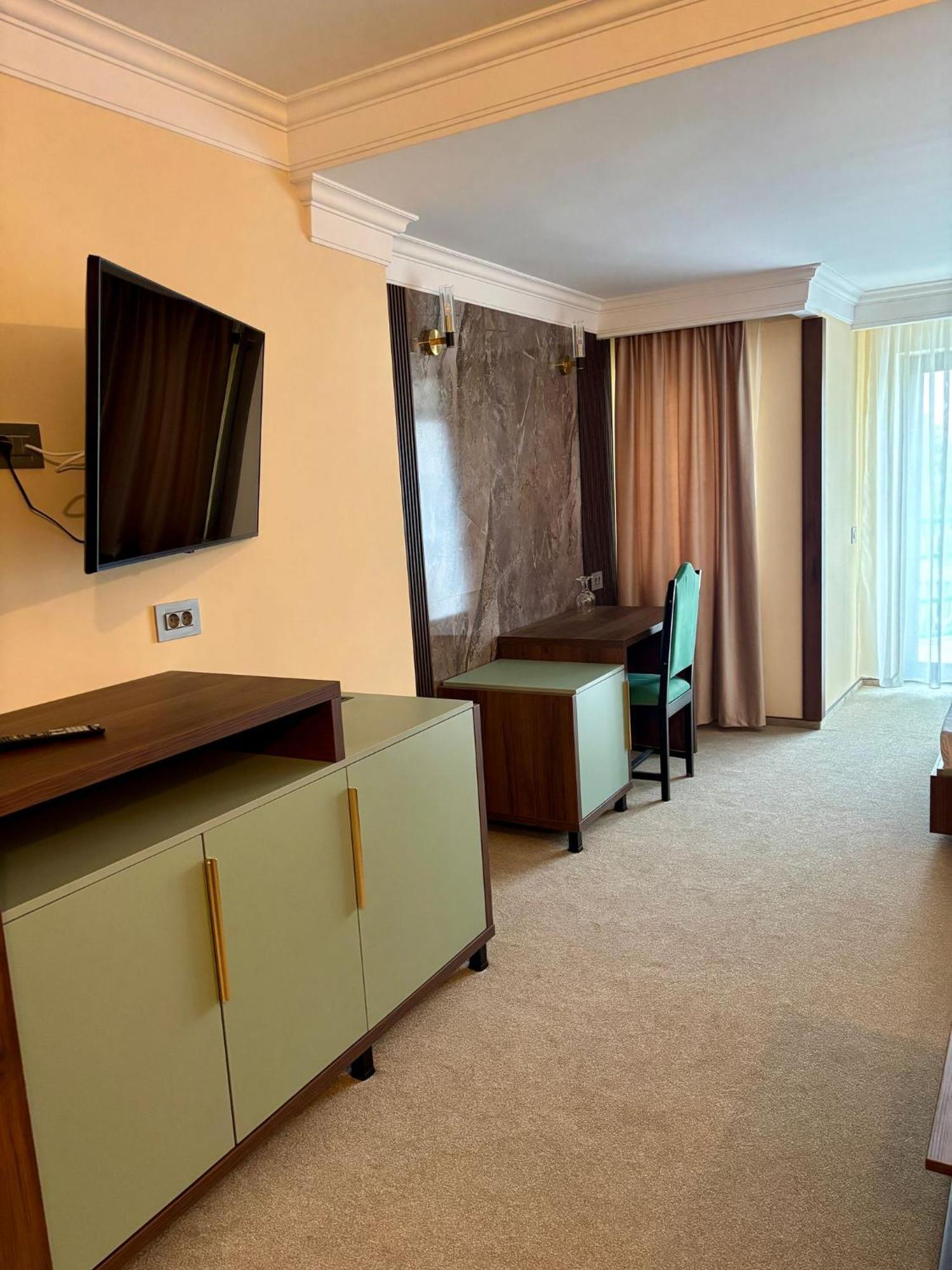 Hotel President Arad Exterior photo