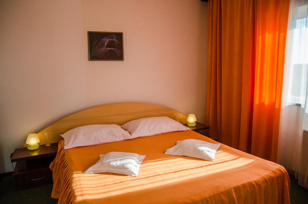 Hotel President Arad Room photo